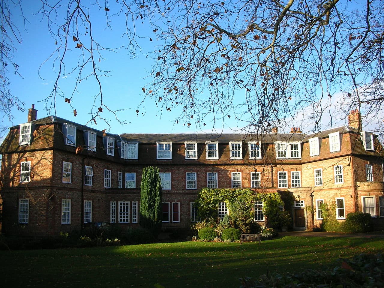 Dragon School building and grounds